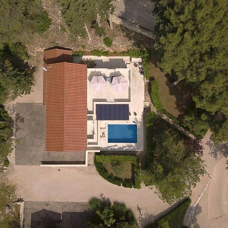 Private Luxury Villa Bianco On Solta For Up To 10 Persons, Heated Pool, Free Parking, Very Close To The Beach! Free Kajak & Mountainbikes, Great Living Area & Privacy! Rogač Dış mekan fotoğraf