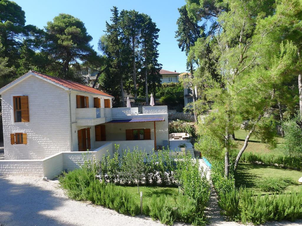 Private Luxury Villa Bianco On Solta For Up To 10 Persons, Heated Pool, Free Parking, Very Close To The Beach! Free Kajak & Mountainbikes, Great Living Area & Privacy! Rogač Dış mekan fotoğraf