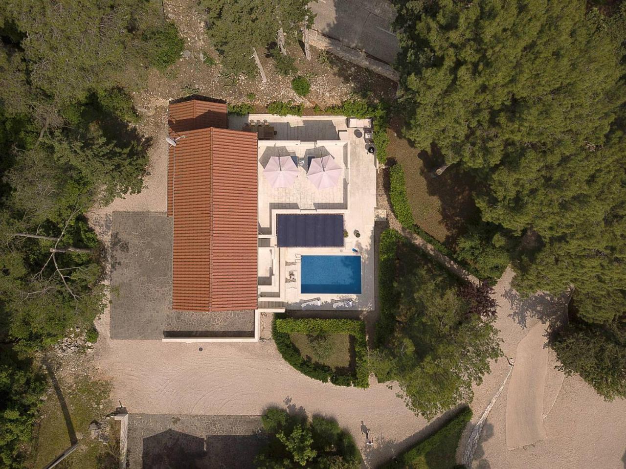 Private Luxury Villa Bianco On Solta For Up To 10 Persons, Heated Pool, Free Parking, Very Close To The Beach! Free Kajak & Mountainbikes, Great Living Area & Privacy! Rogač Dış mekan fotoğraf